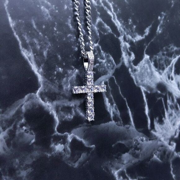 18"Cuban Chain + Silver Finish Clear CZ Cross - Picture 4 of 11